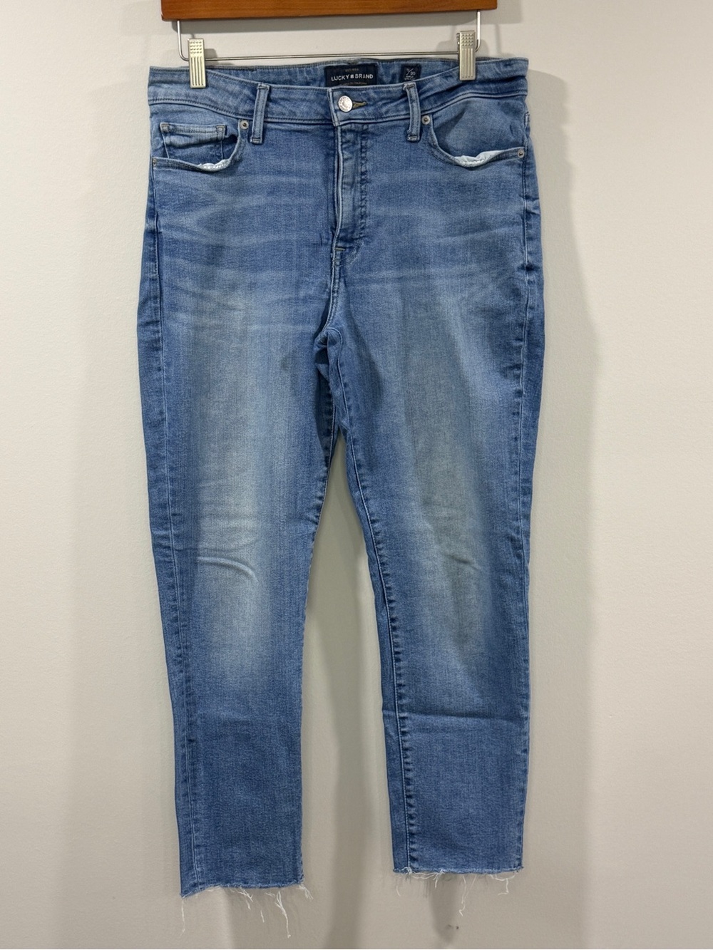 Lucky Brand Women’s Light Blue Cropped Ankle Jeans Size 10